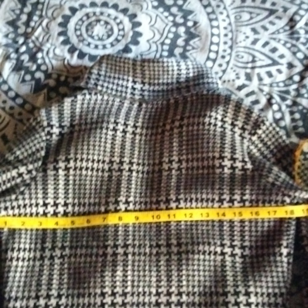 Light Wool Houndstooth Jacket - image 5
